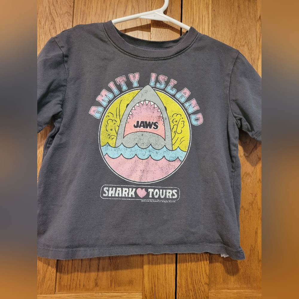 Gap Kids Short Length Shark T-shirt S 6/7